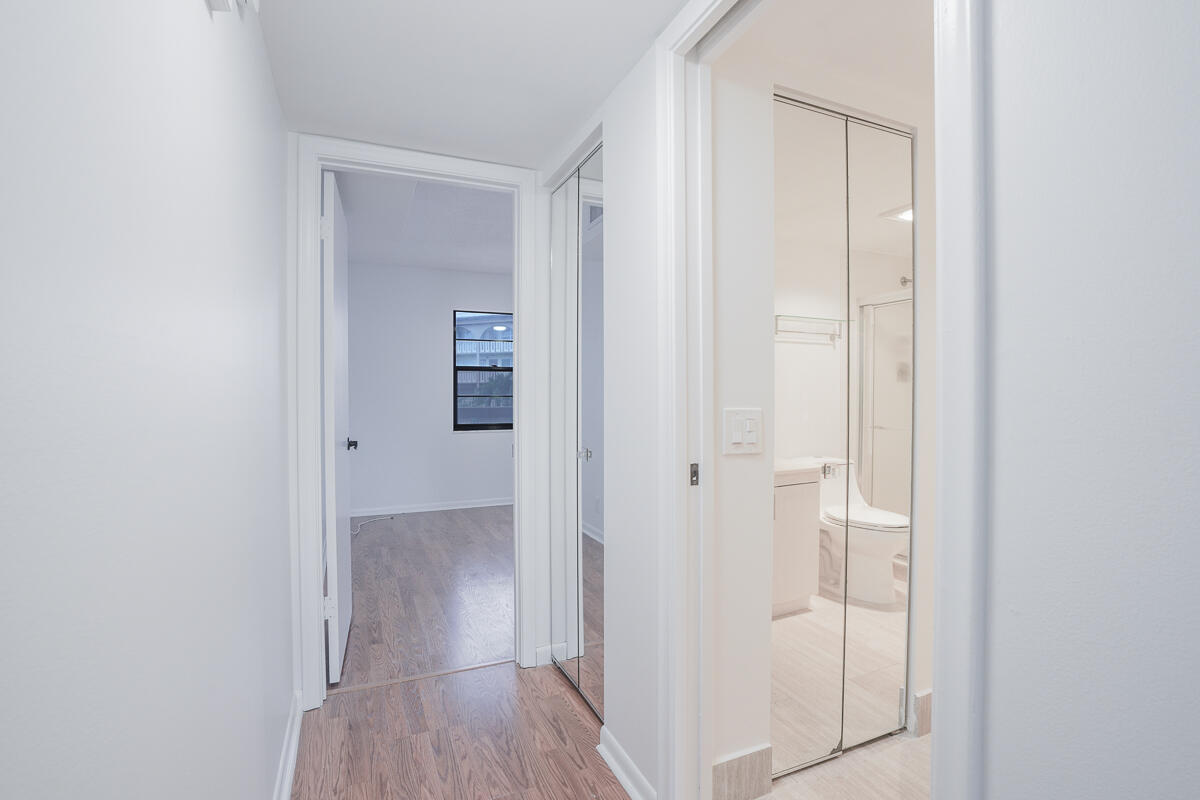 4401 Martinique Court D2 — photo 11