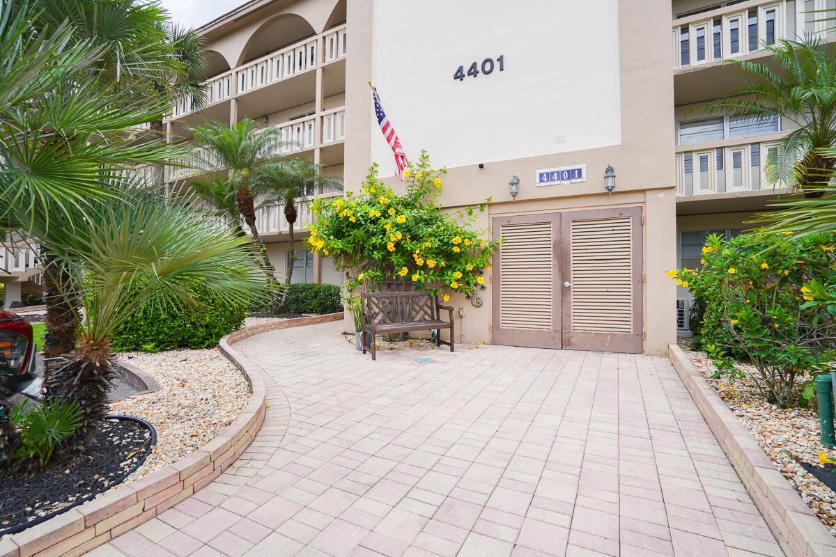 4401 Martinique Court D2 — photo 4