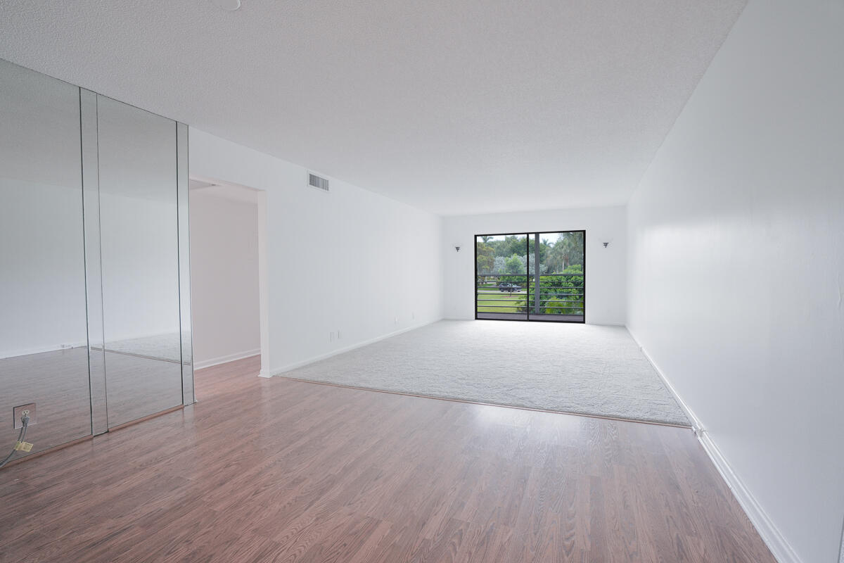 4401 Martinique Court D2 — photo 9
