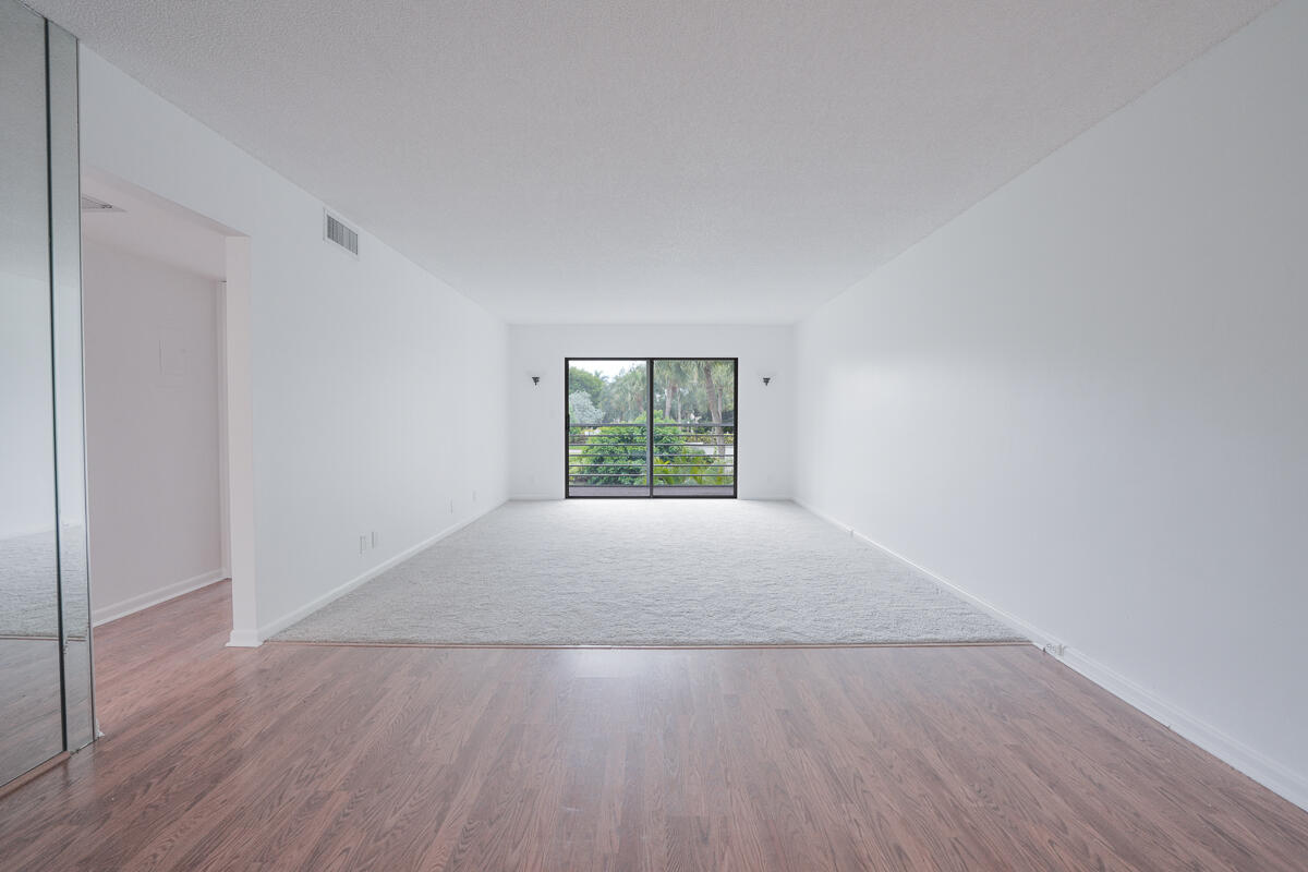 4401 Martinique Court D2 — photo 10