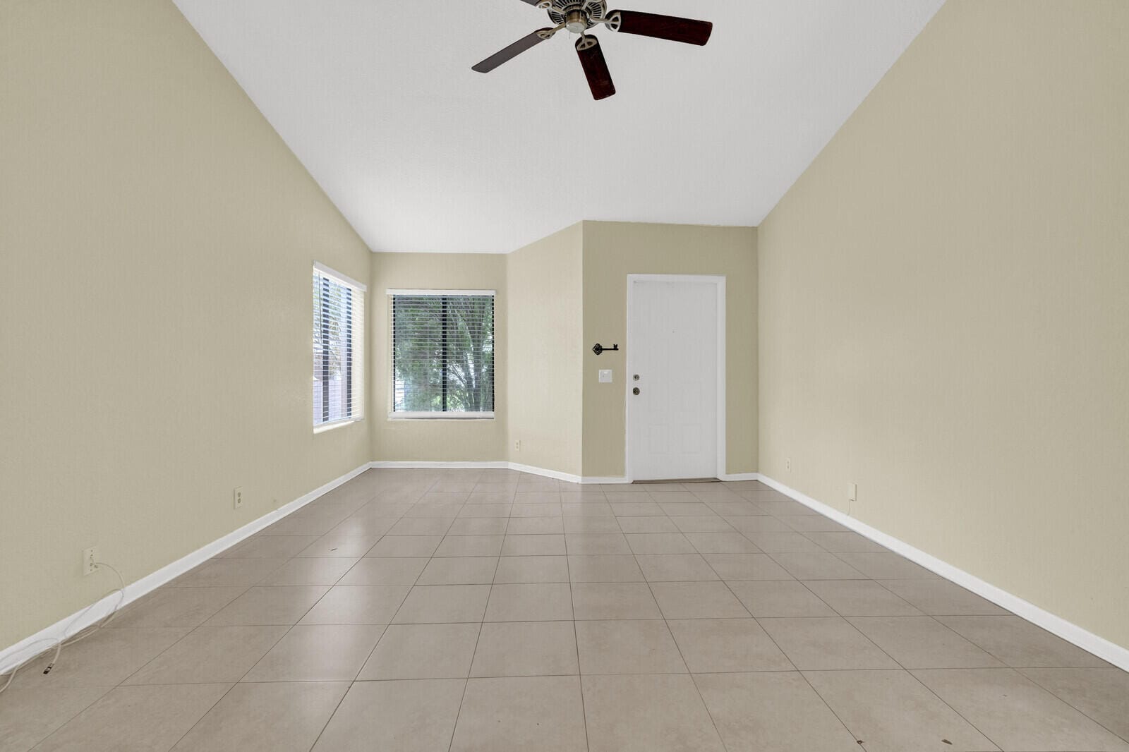 5864 Strawberry Lakes Circle — photo 3