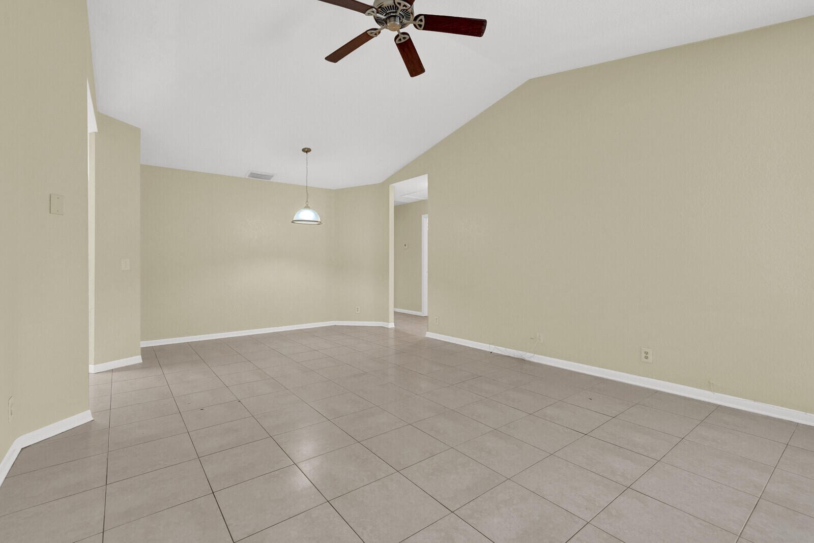 5864 Strawberry Lakes Circle — photo 5
