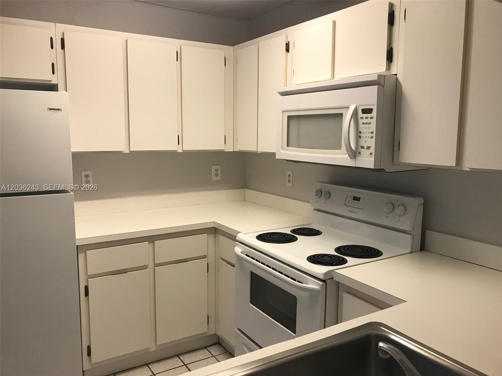 9810 Hammocks Boulevard 202, Miami, FL 33196, Miami