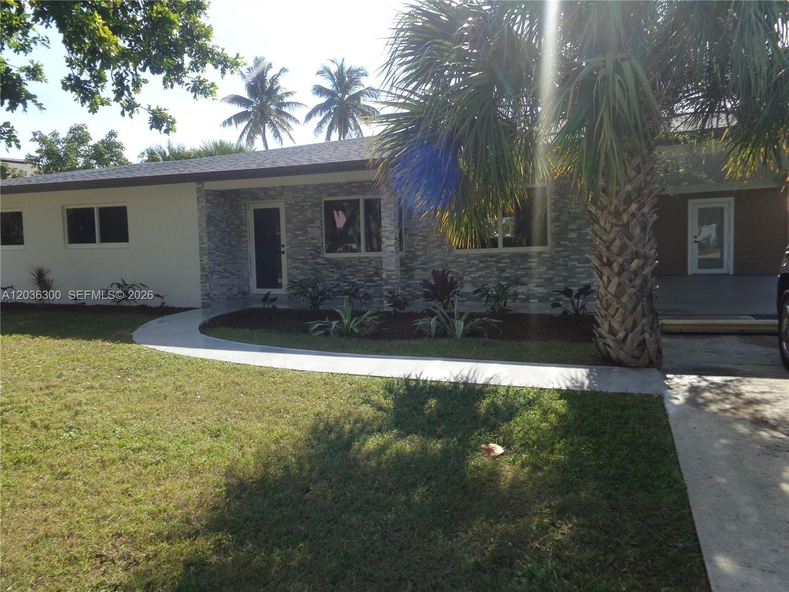 1565 N Thumb Point Drive, Fort Pierce, FL 34949 photo 2