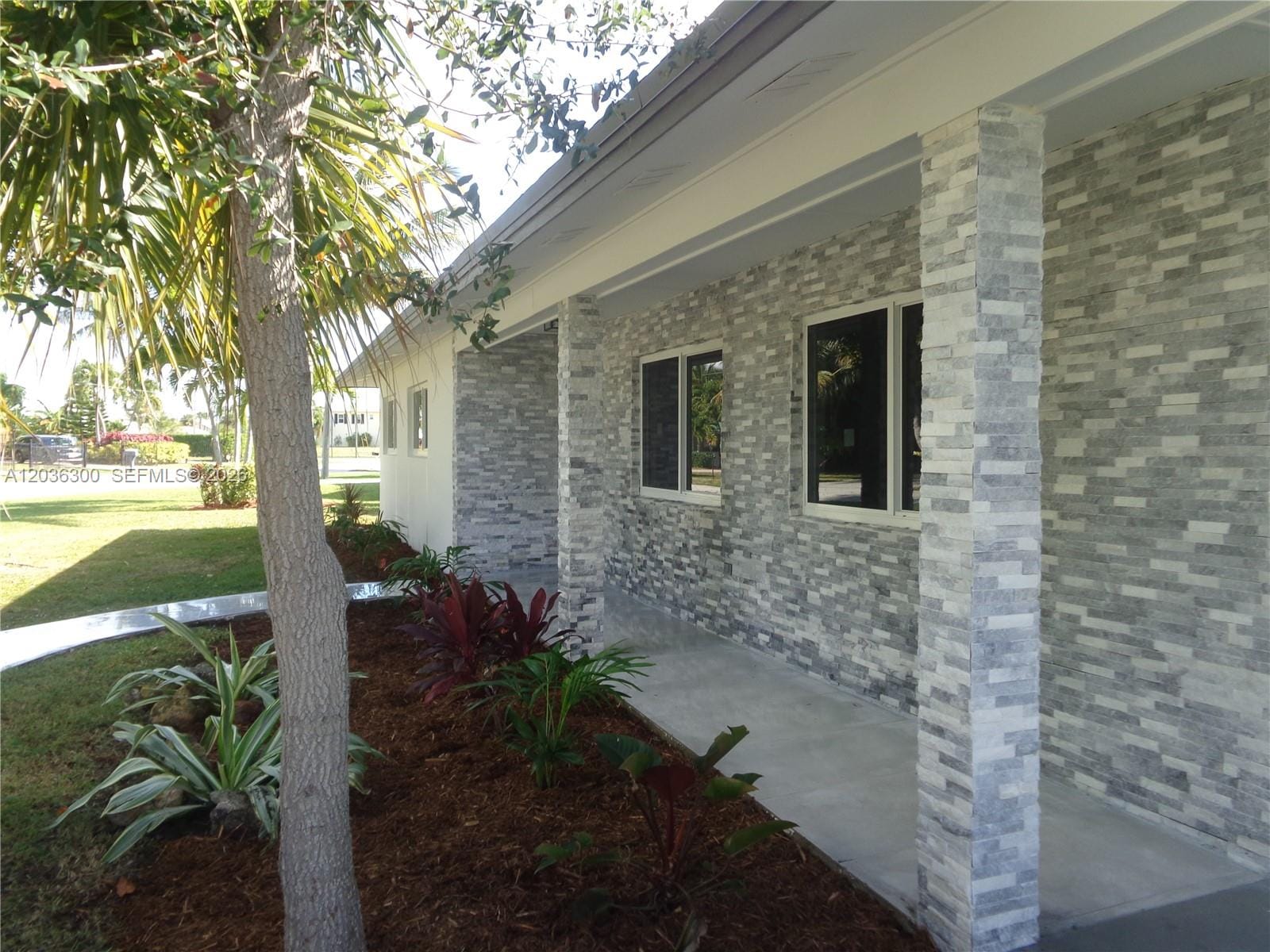 1565 N Thumb Point Drive, Fort Pierce, FL 34949 photo 3