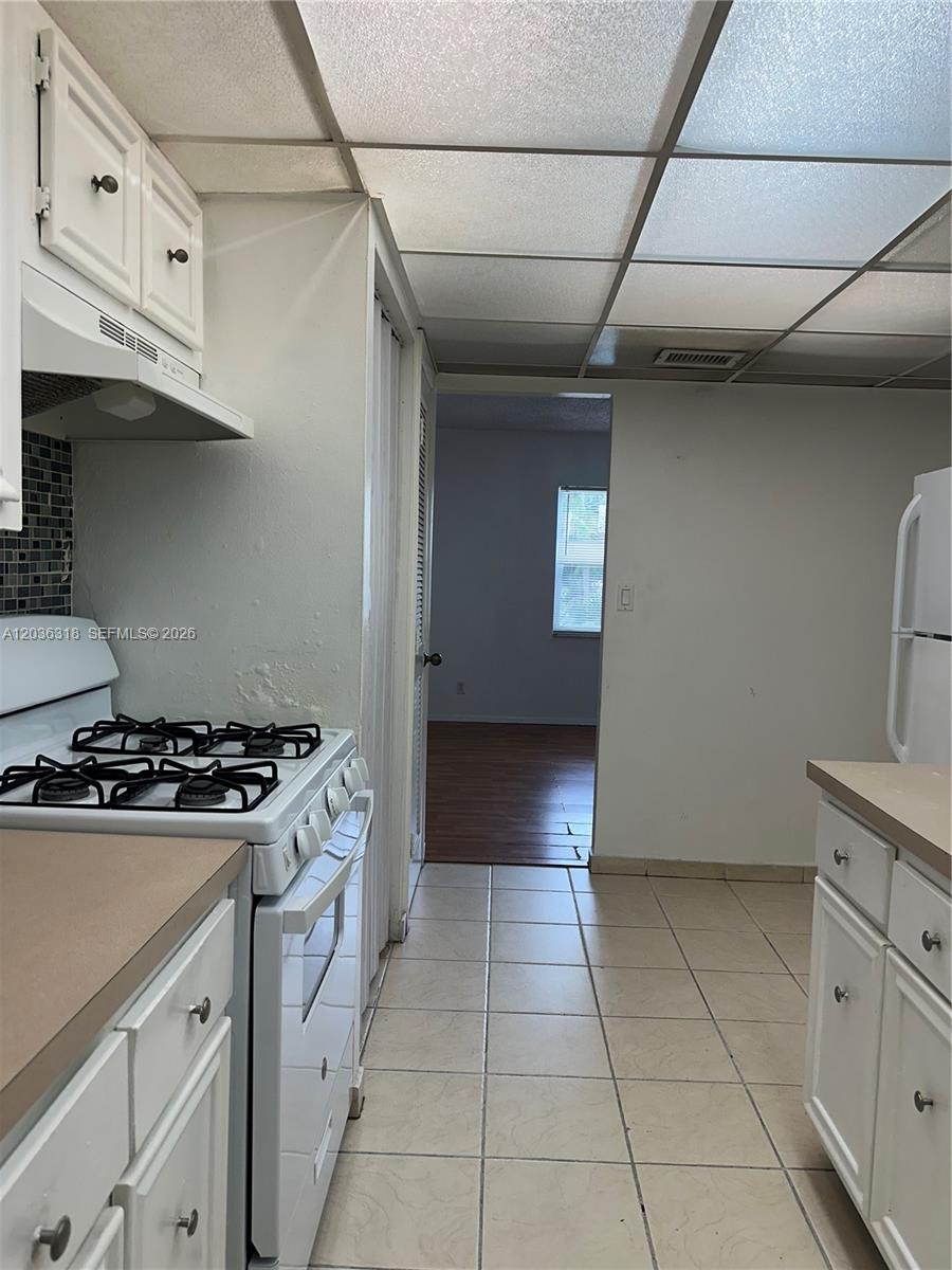 18101 NW 68th Avenue B201, Hialeah, FL 33015, Hialeah
