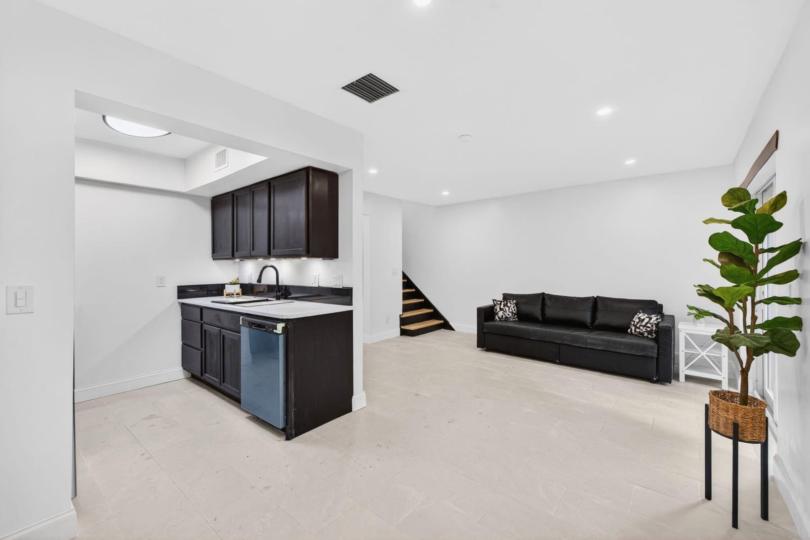 5611 NW 21st Street 8-a — photo 12