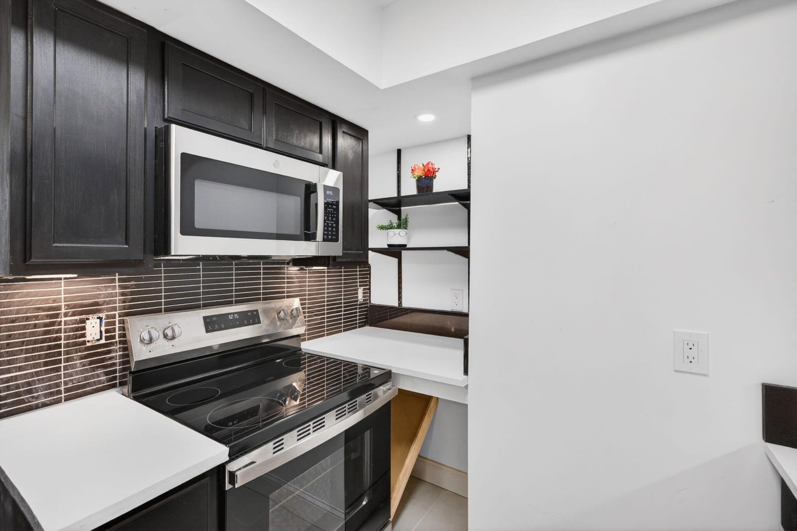 5611 NW 21st Street 8-a, Lauderhill, FL 33313 photo 15