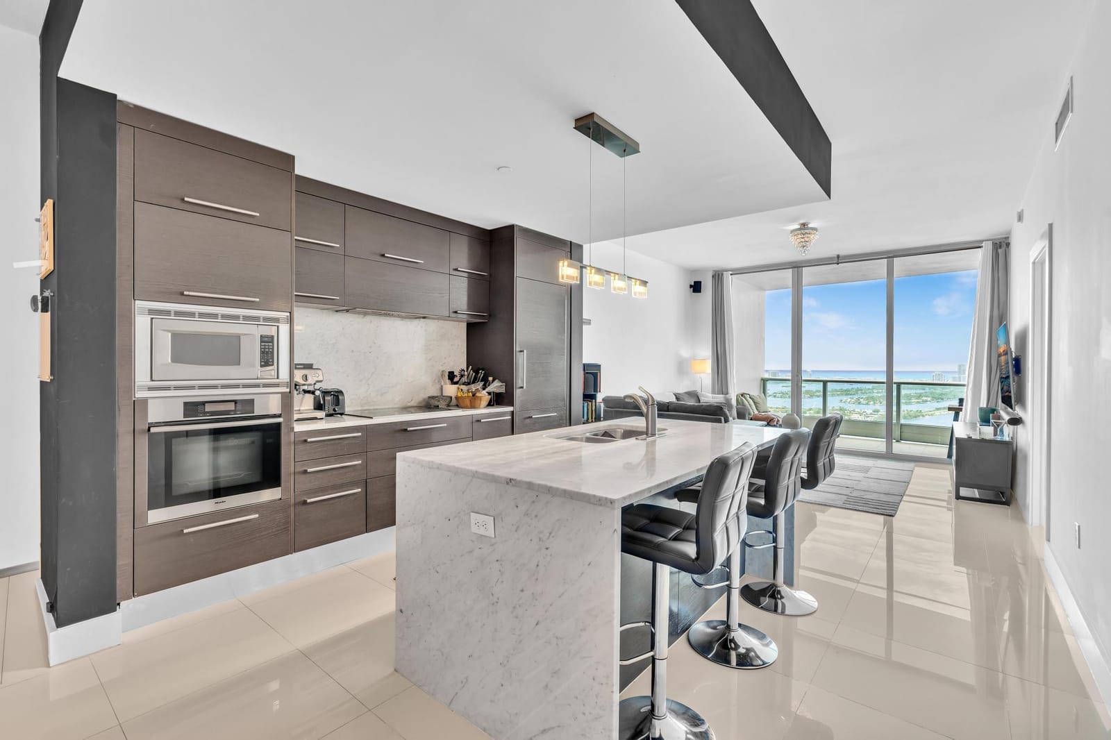 900 Biscayne Boulevard 4703, Miami, FL 33132 photo 2