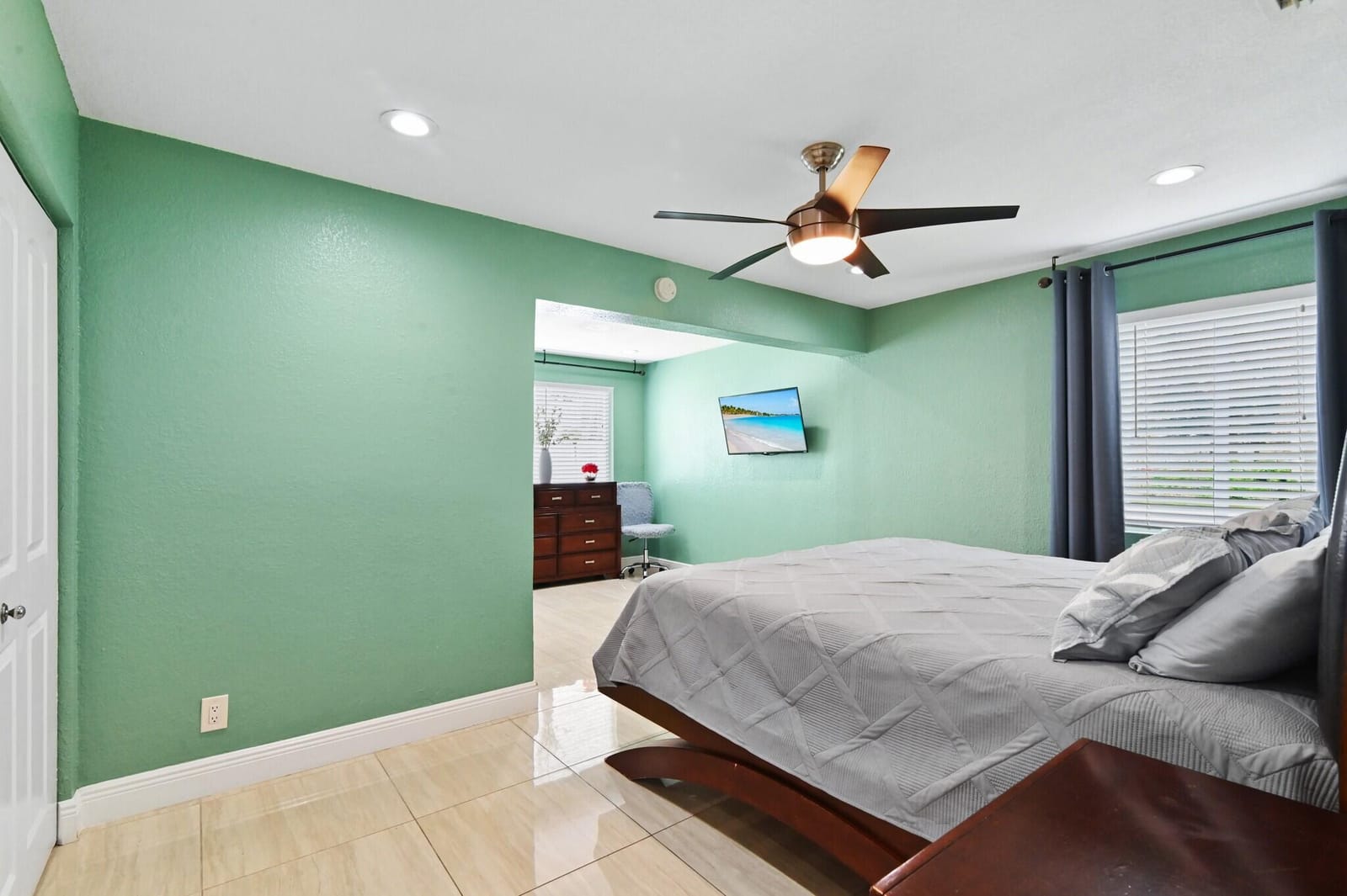 124 Davis Road, Palm Springs, FL 33461 photo 21