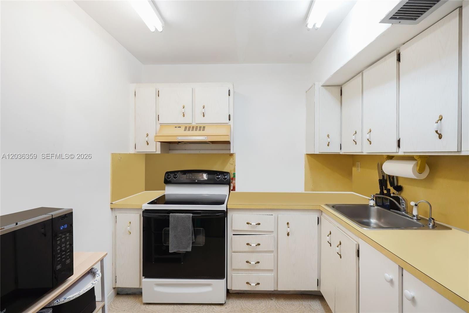 250 180th Drive 407 — photo 5