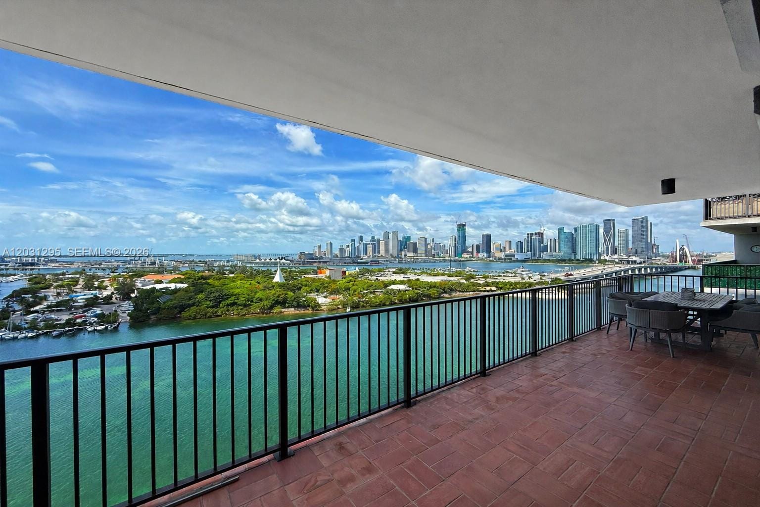 Pending home at 1000 Venetian Way 1703, Miami, FL 33139