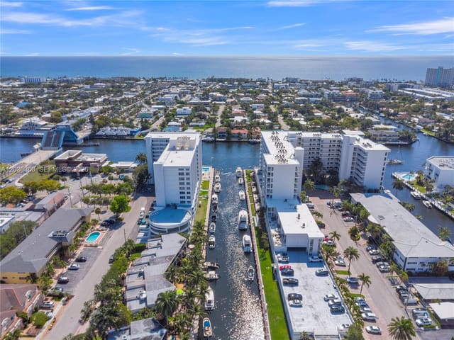 3100 NE 48th Street 212, Fort Lauderdale, FL 33308