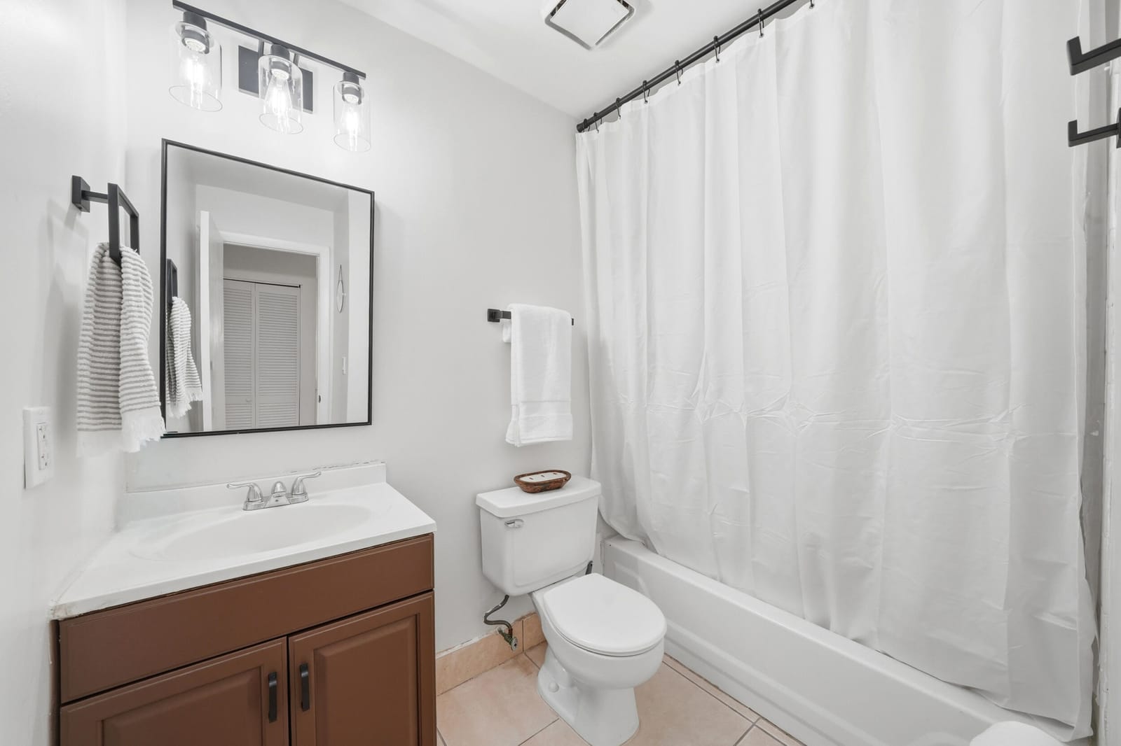 4737 NW 82nd Avenue 1207, Lauderhill, FL 33351 photo 7