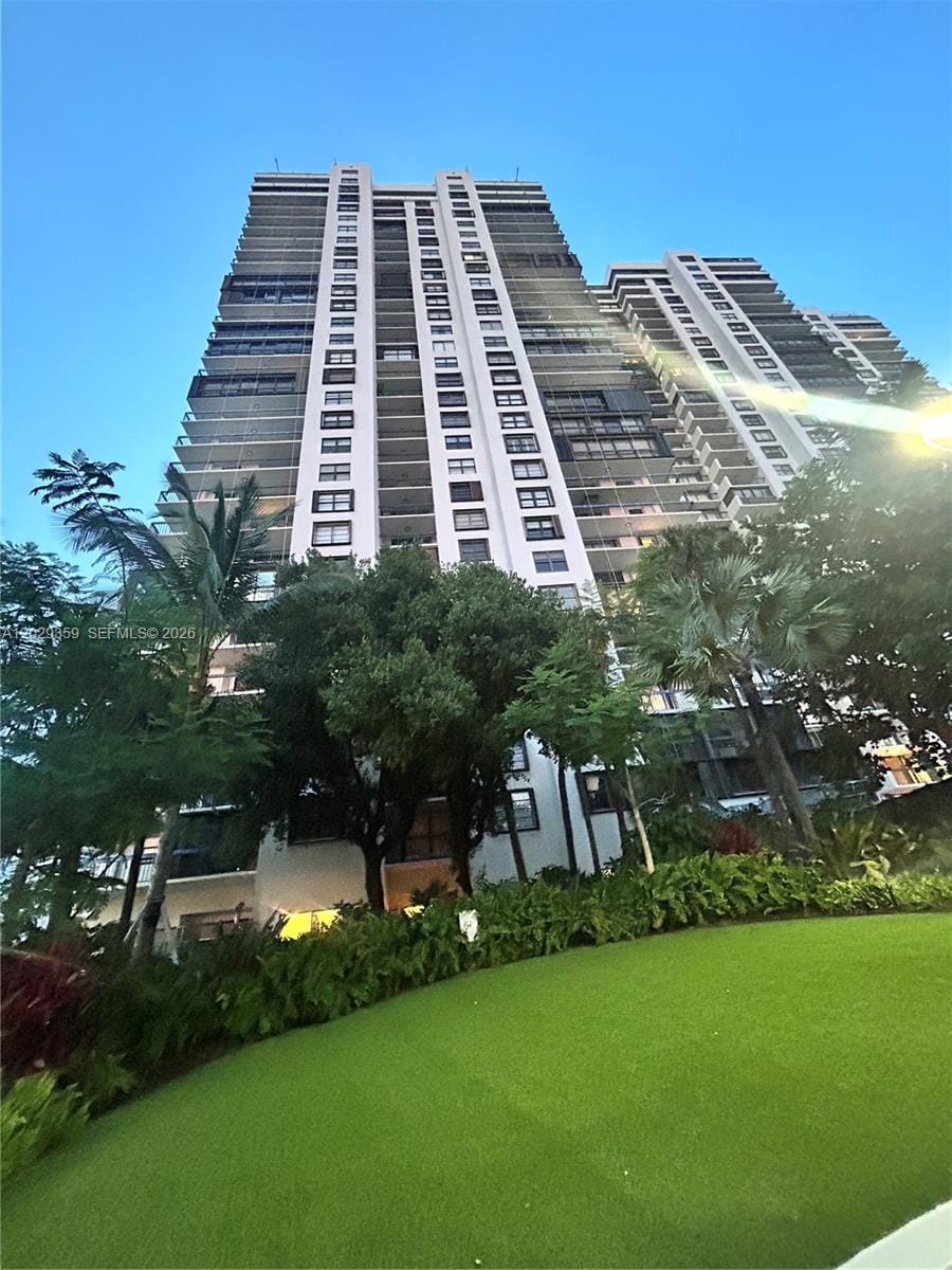 2333 Brickell Avenue 1402, Miami, FL 33129 photo 22