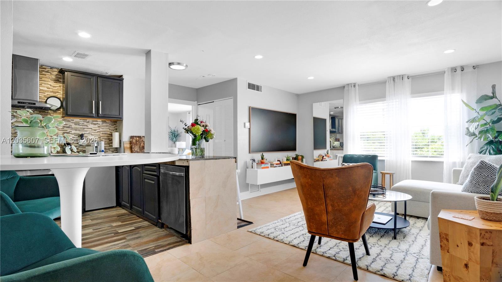7925 Carlyle Avenue 403, Miami Beach, FL 33141, Miami Beach