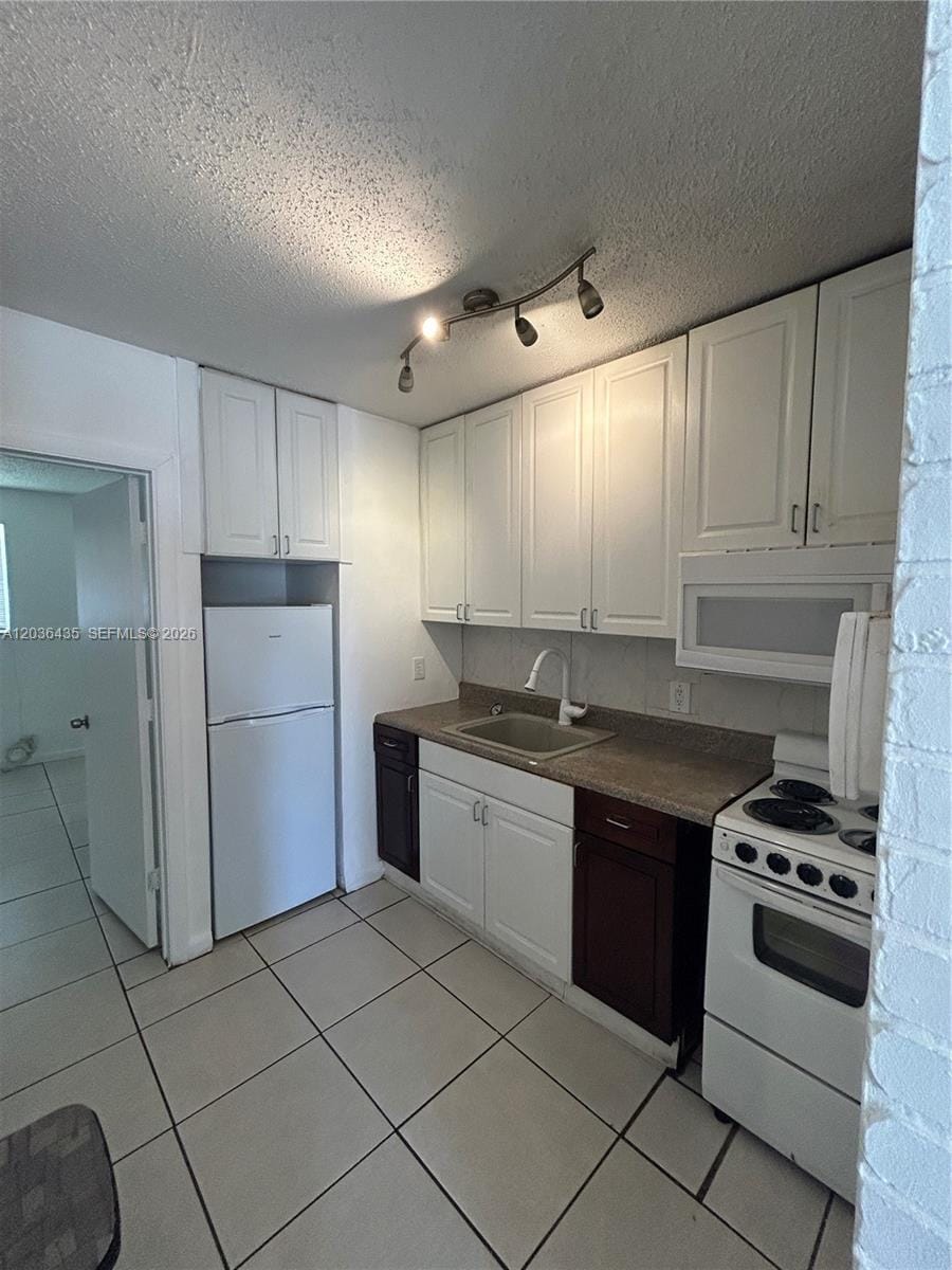 1045 N Andrews Avenue 3 — photo 3