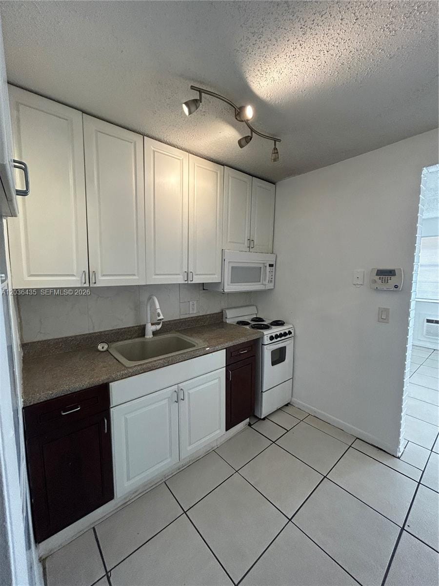 1045 N Andrews Avenue 3 — photo 4