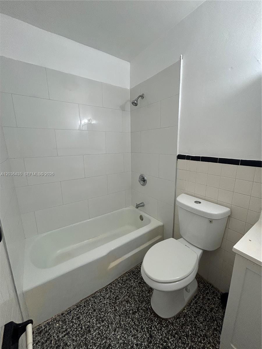 1045 N Andrews Avenue 3 — photo 6