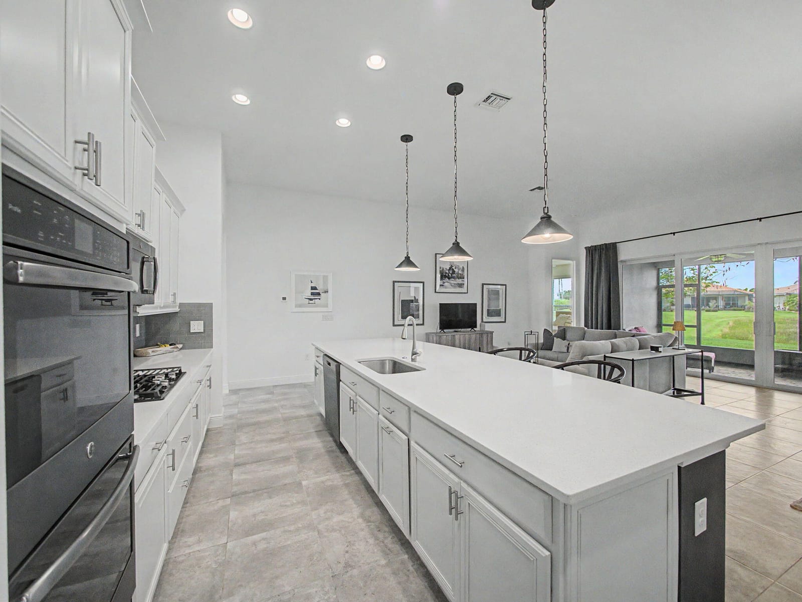 12008 SW Marigold Avenue — photo 9
