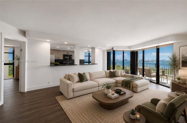 1000 Quayside Terrace 1702, Miami, FL 33138