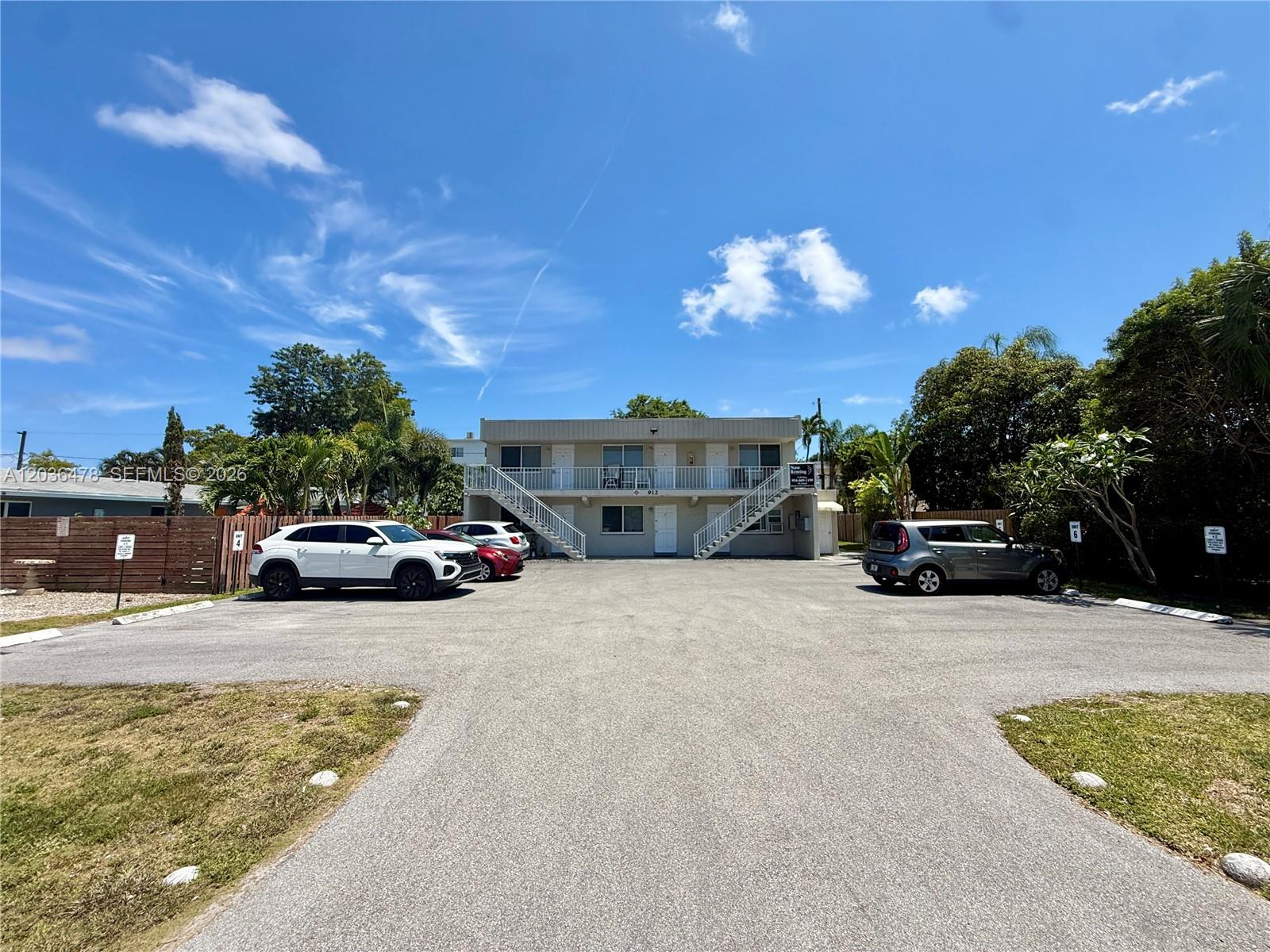 912 NE 17th Court 4, Fort Lauderdale, FL 33305, Fort Lauderdale