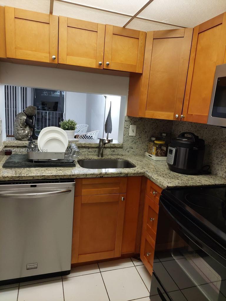 486 NW 165th St Road B103, Miami, FL 33169, Miami