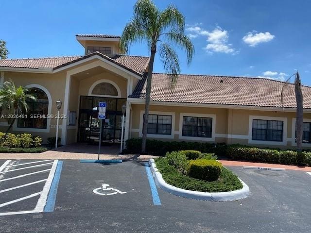 300 W Palm Circle W 208, Pembroke Pines, FL 33025