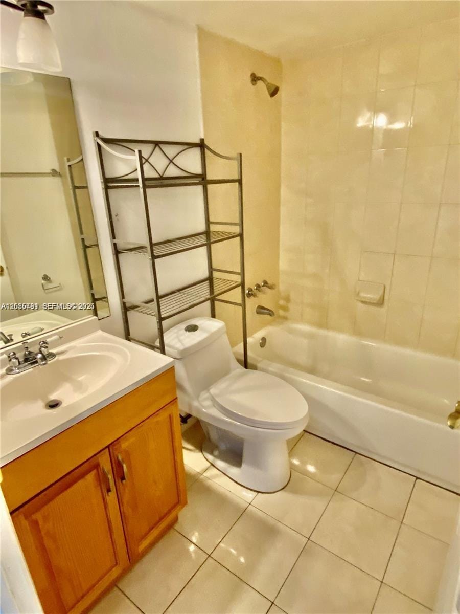 300 W Palm Circle W 208 — photo 1