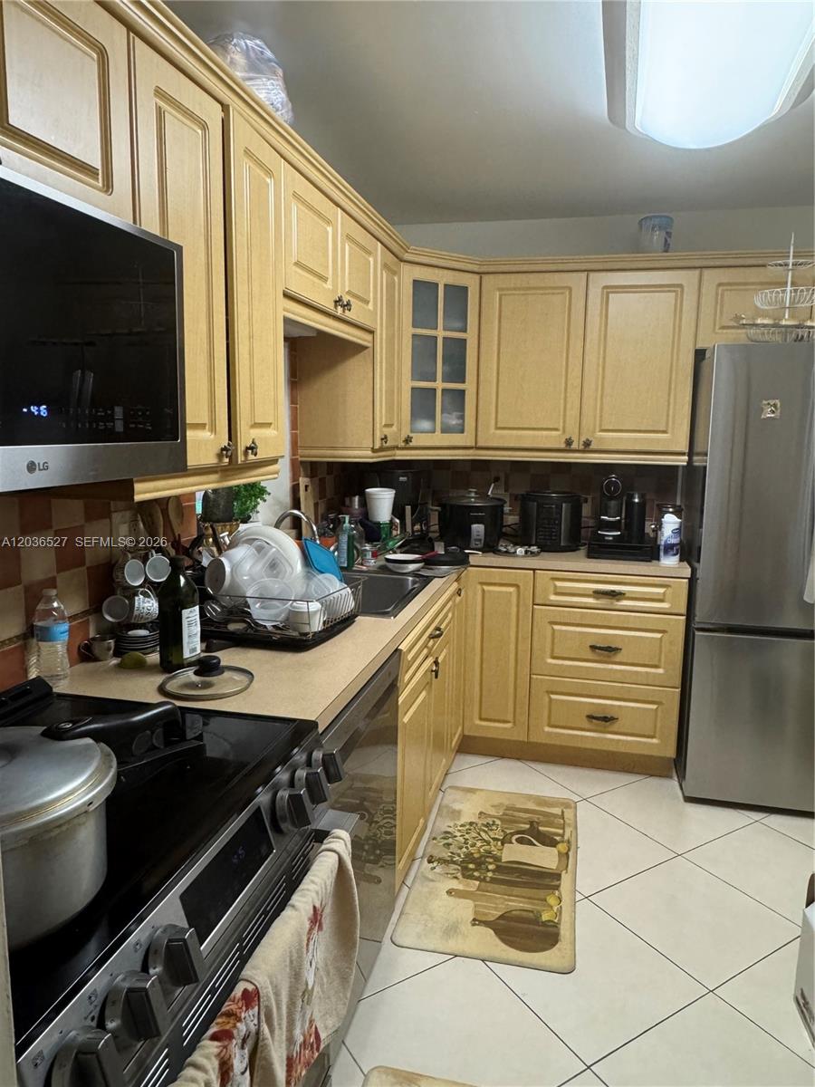 8625 NW 8th Street 310, Miami, FL 33126, Miami