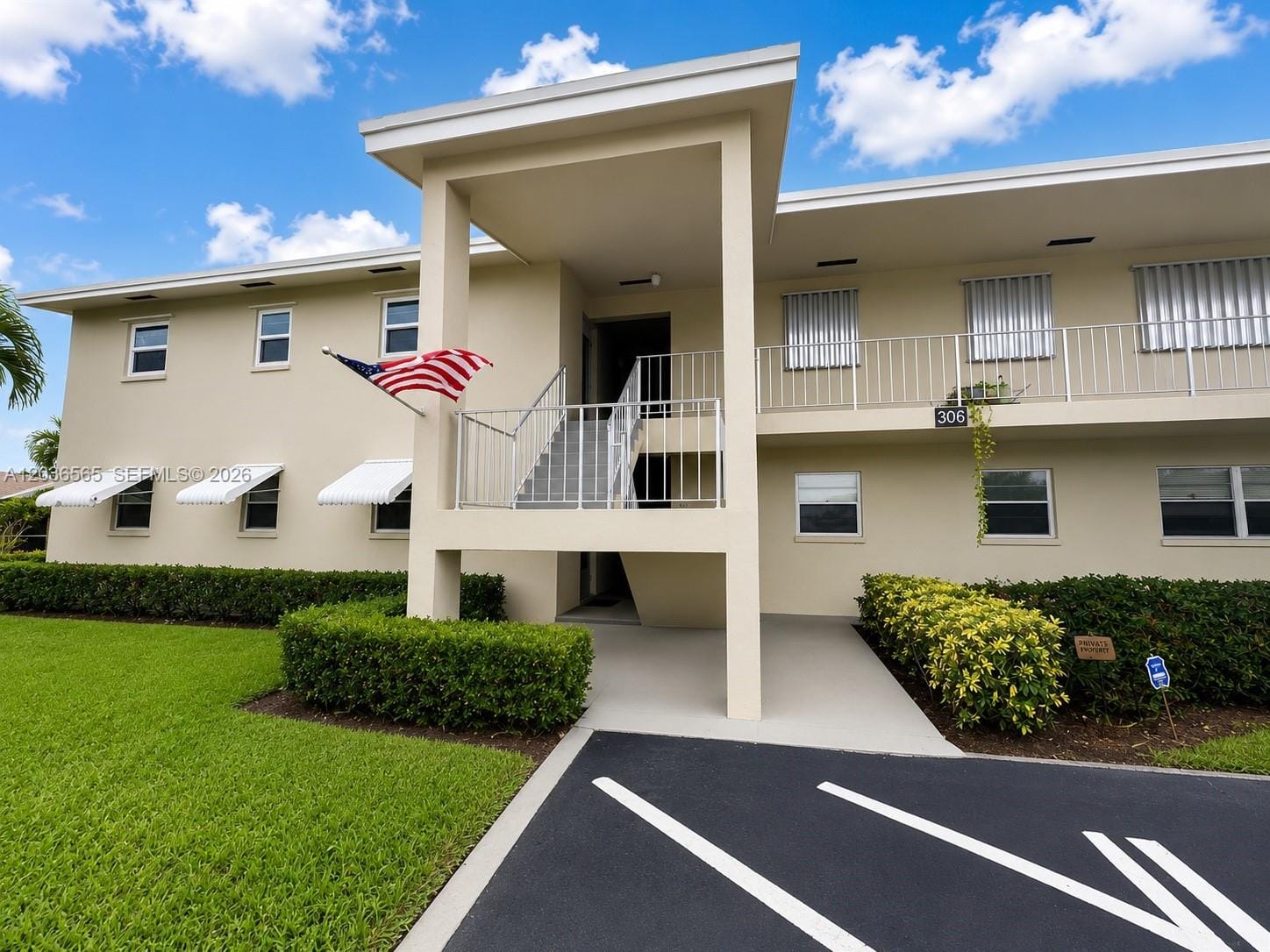 306 S Circle Drive S 104, Boynton Beach, FL 33435 photo 1