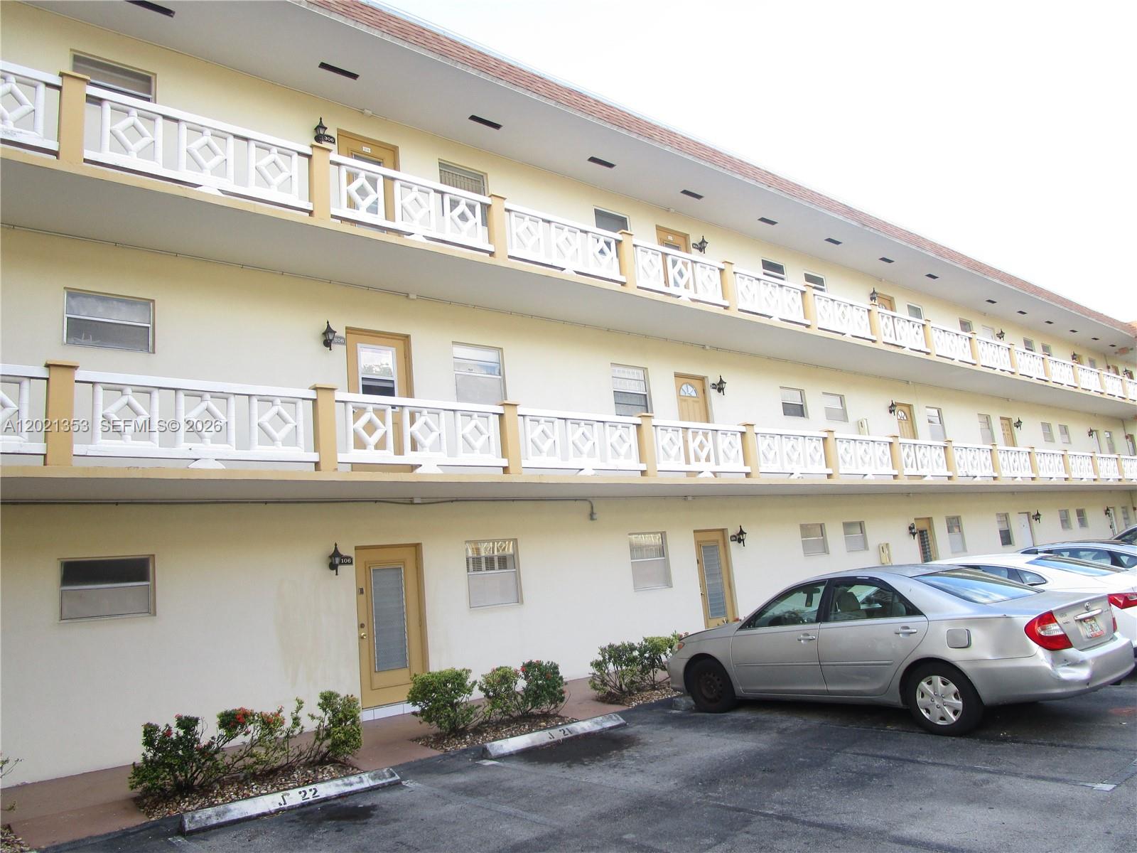 5111 W Oakland Park Boulevard 301, Lauderdale Lakes, FL 33313, Lauderdale Lakes