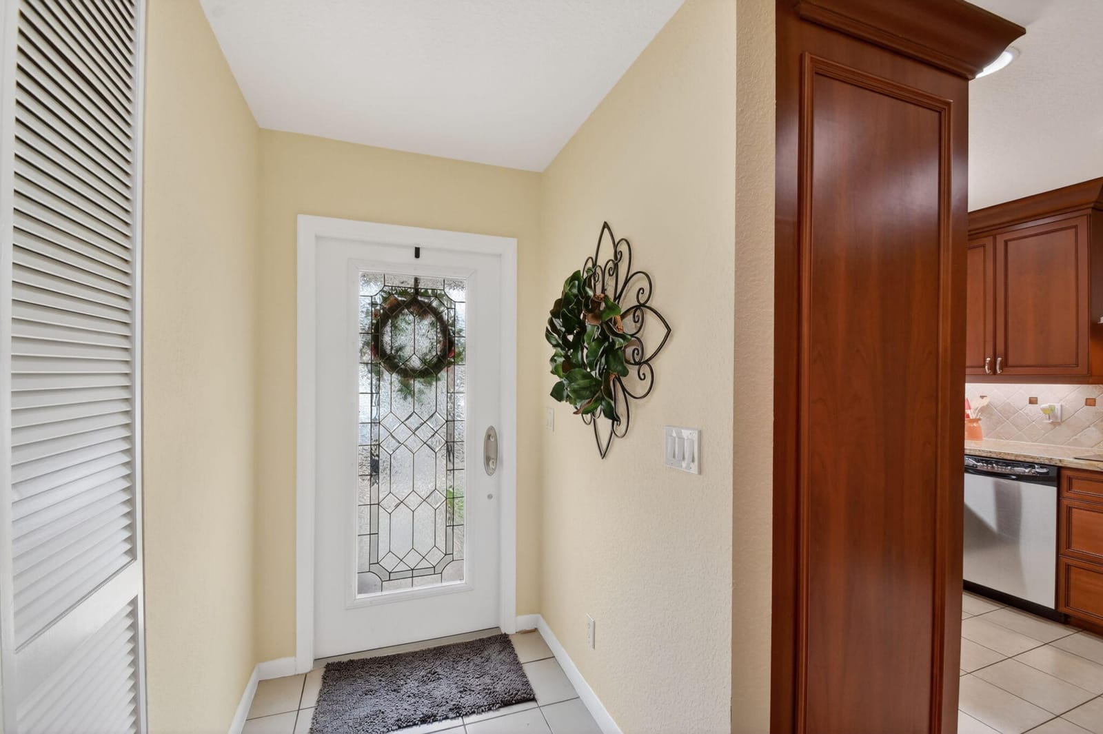 300 Cape Cod Circle — photo 3