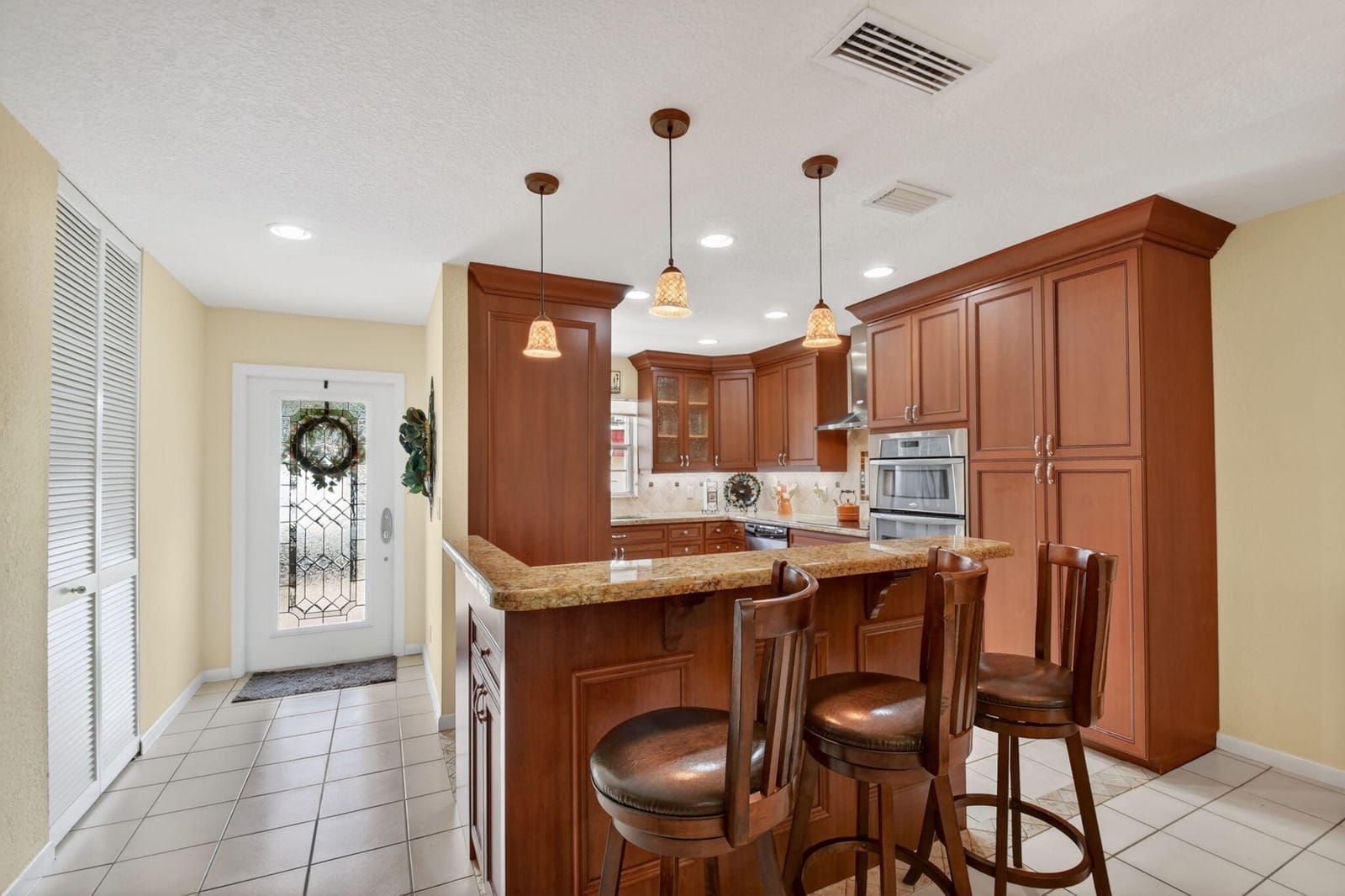 300 Cape Cod Circle — photo 4