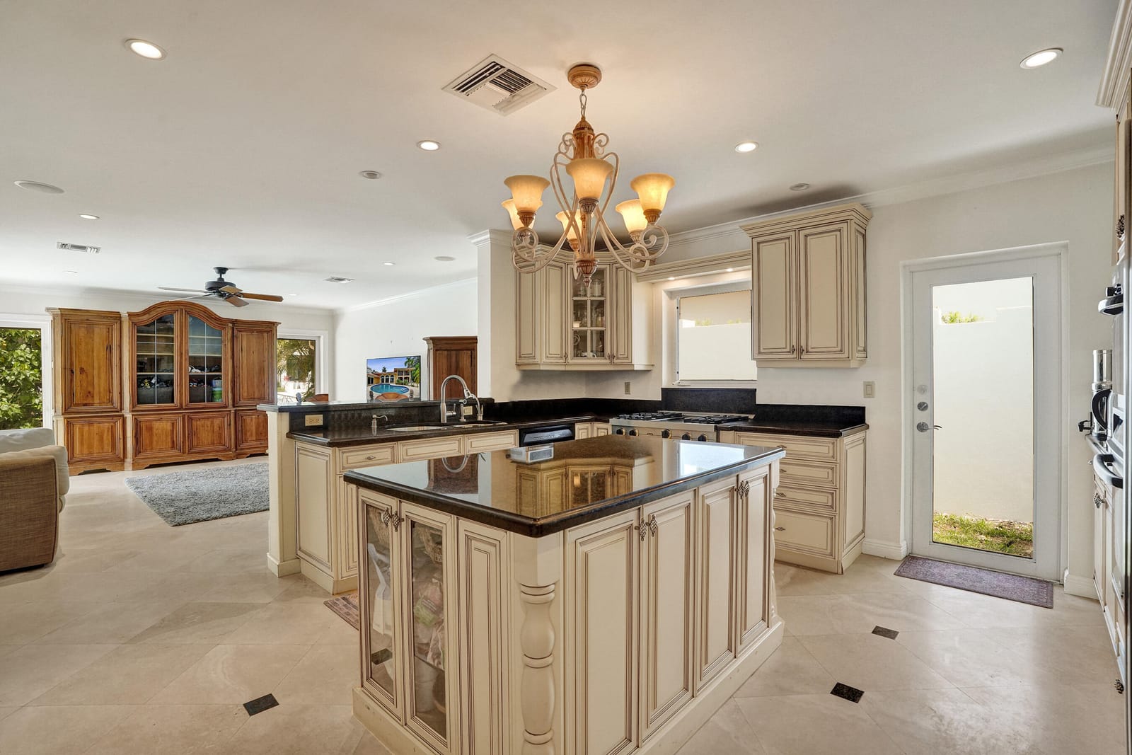 449 Isle Of Palms Drive — photo 10