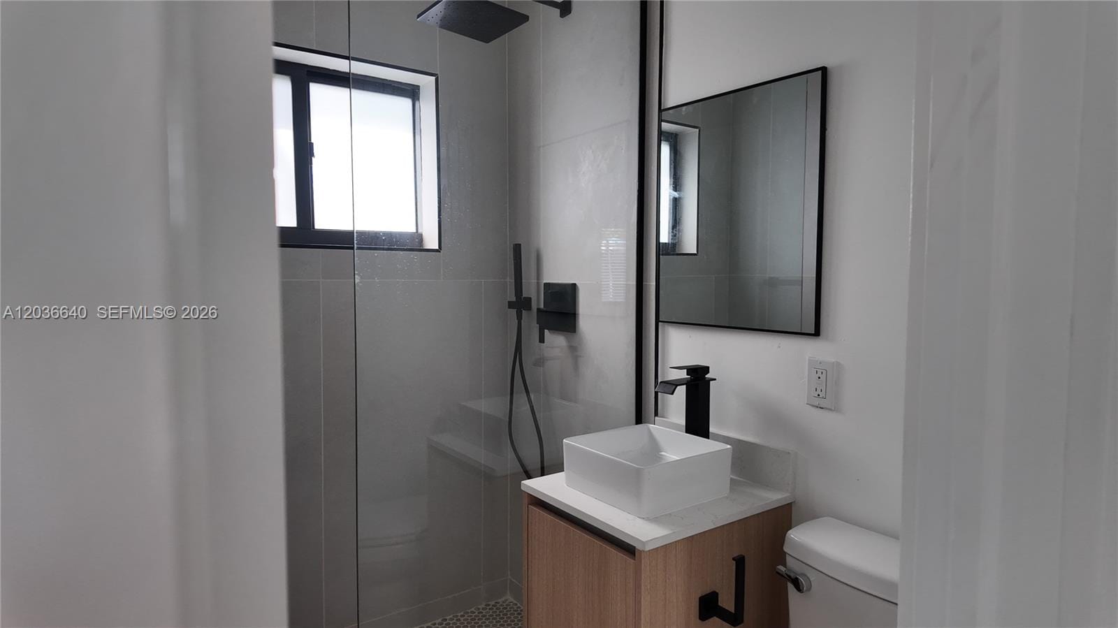 550 SW 10th Street 7 — photo 7