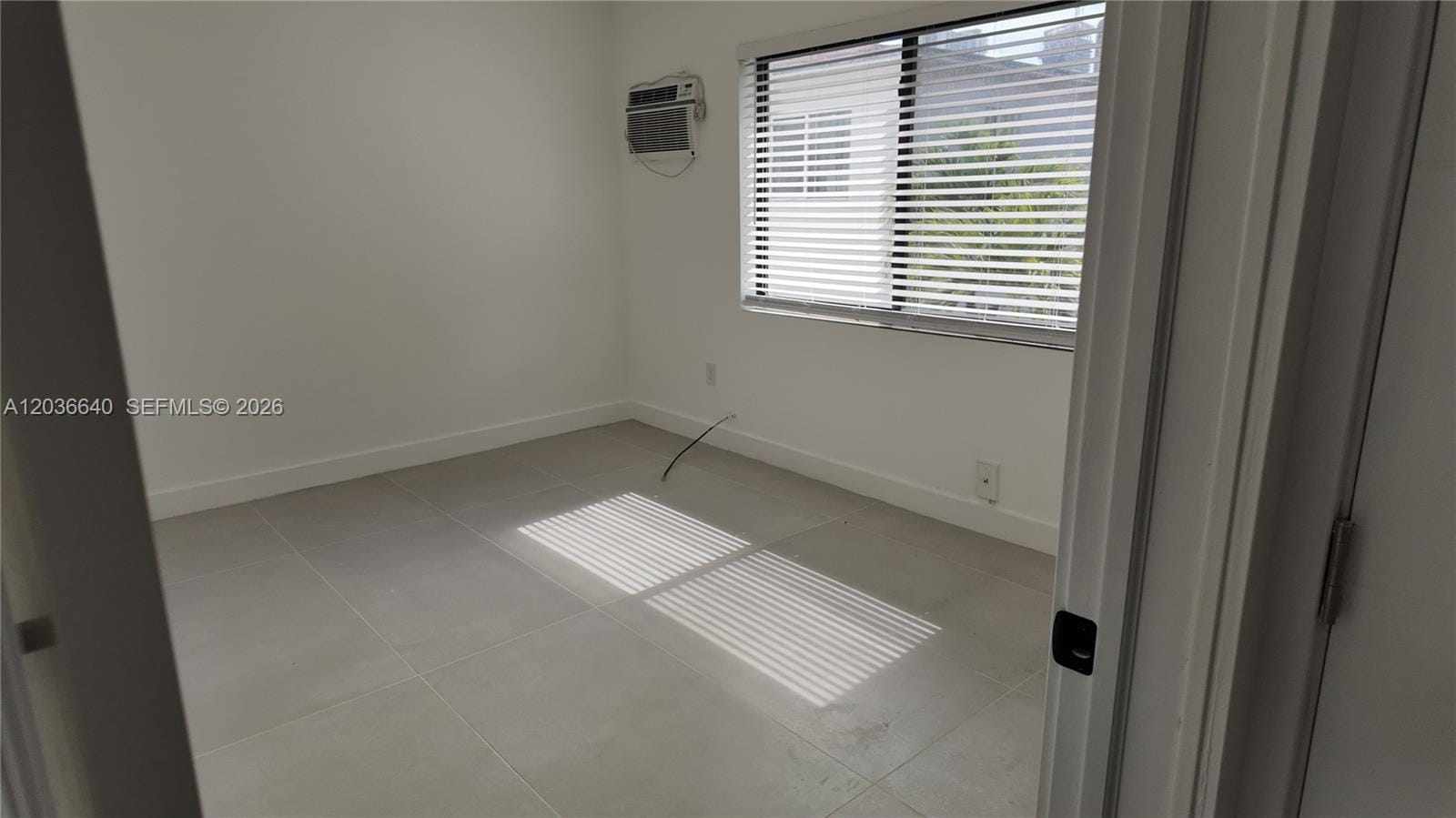 550 SW 10th Street 7 — photo 10
