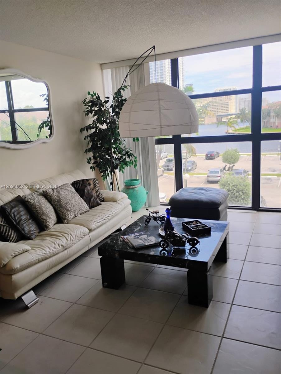 200 Leslie Drive 324 — photo 2