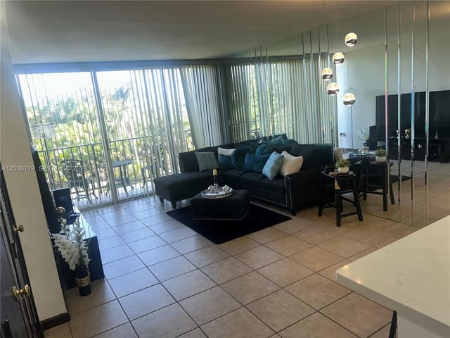 820 NW 87th Avenue 408, Miami, FL 33172