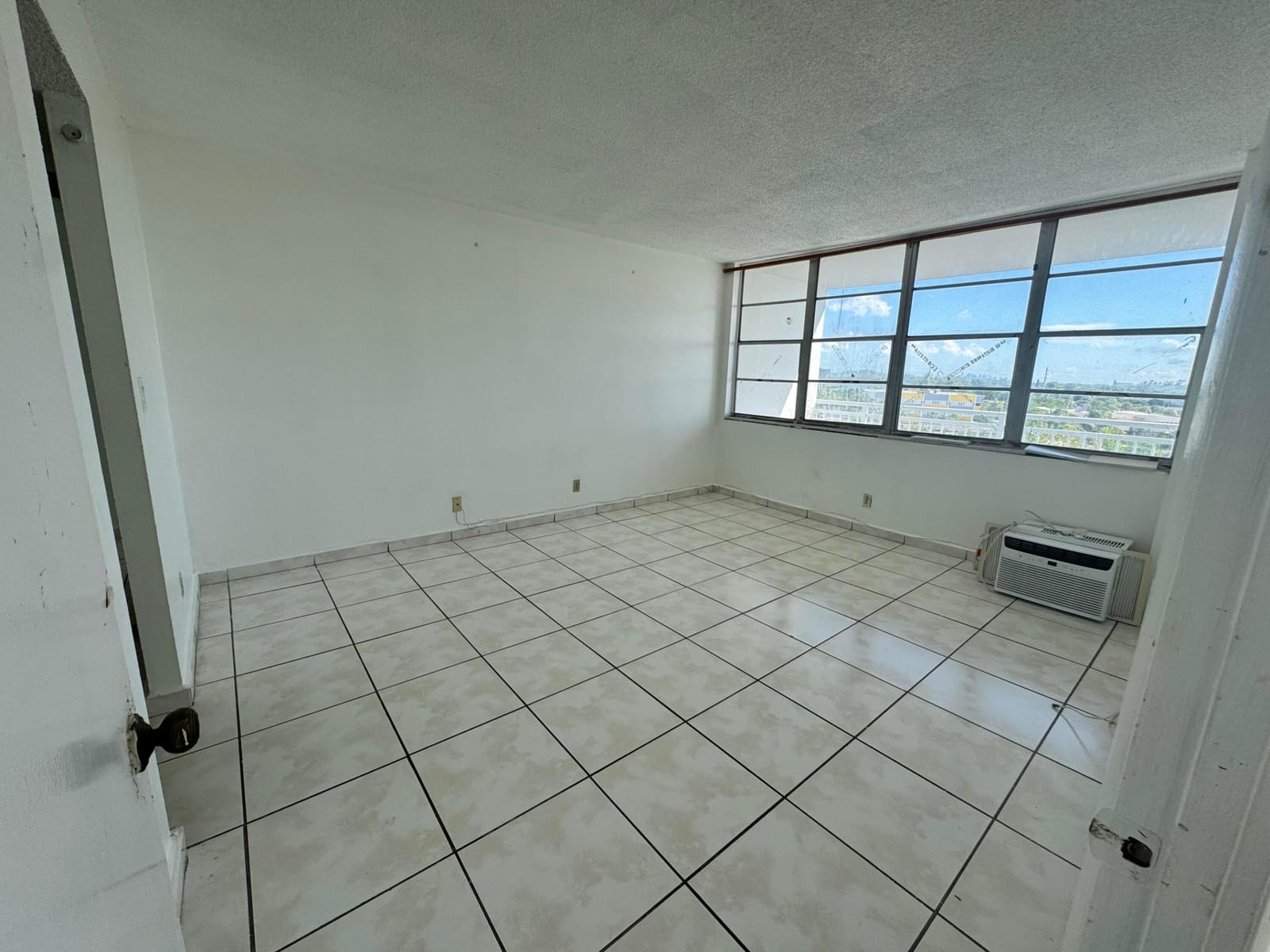 2025 NE 164th Street 601, North Miami Beach, FL 33162 photo 7