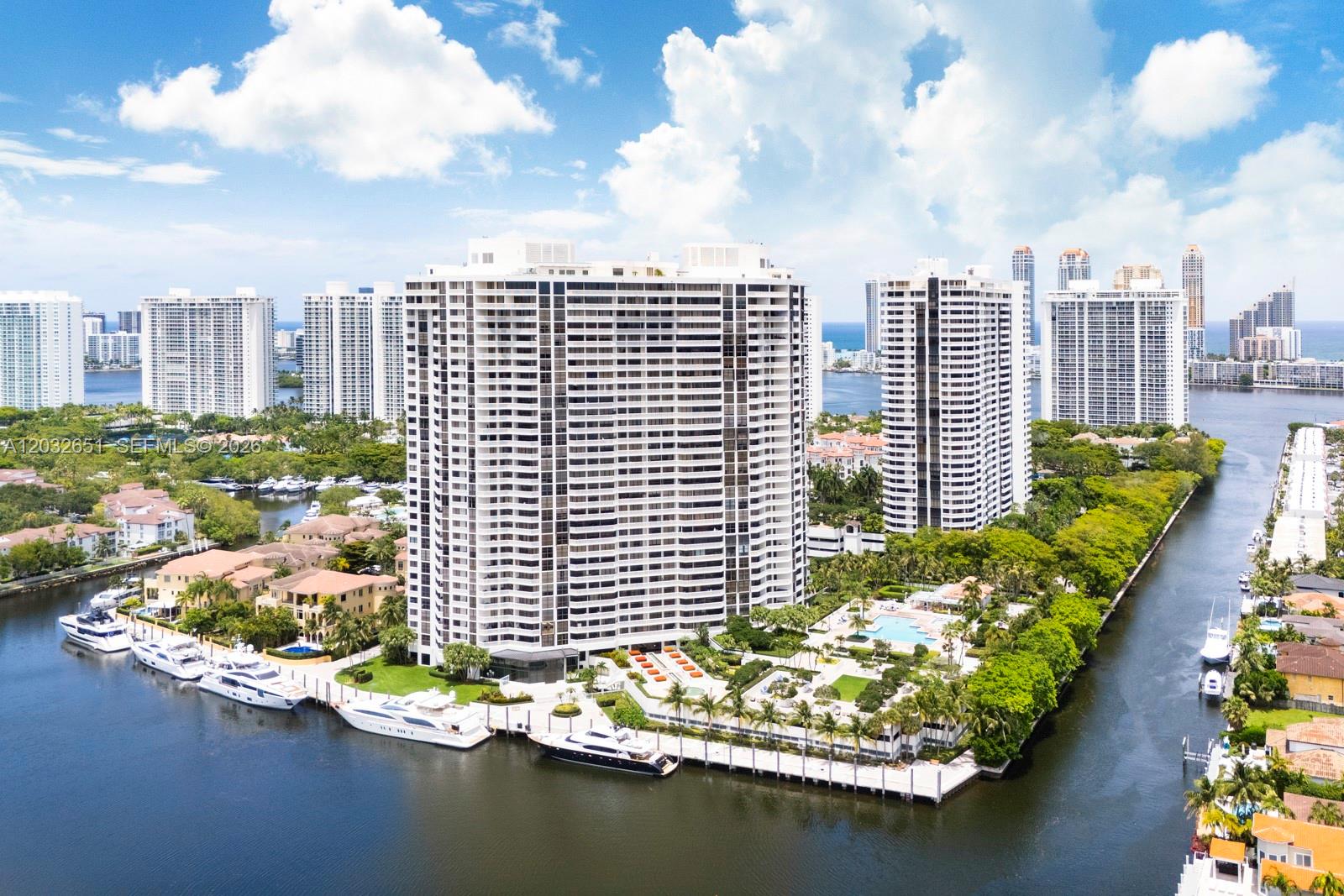 1000 W Island Boulevard 911, Aventura, FL 33160, Aventura