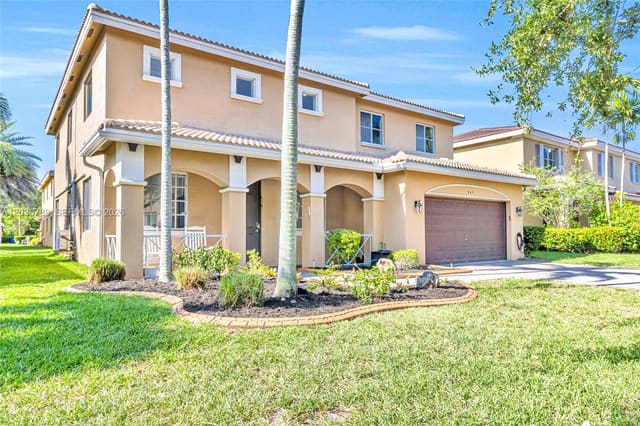945 NW 206th Street, Miami Gardens, FL 33169
