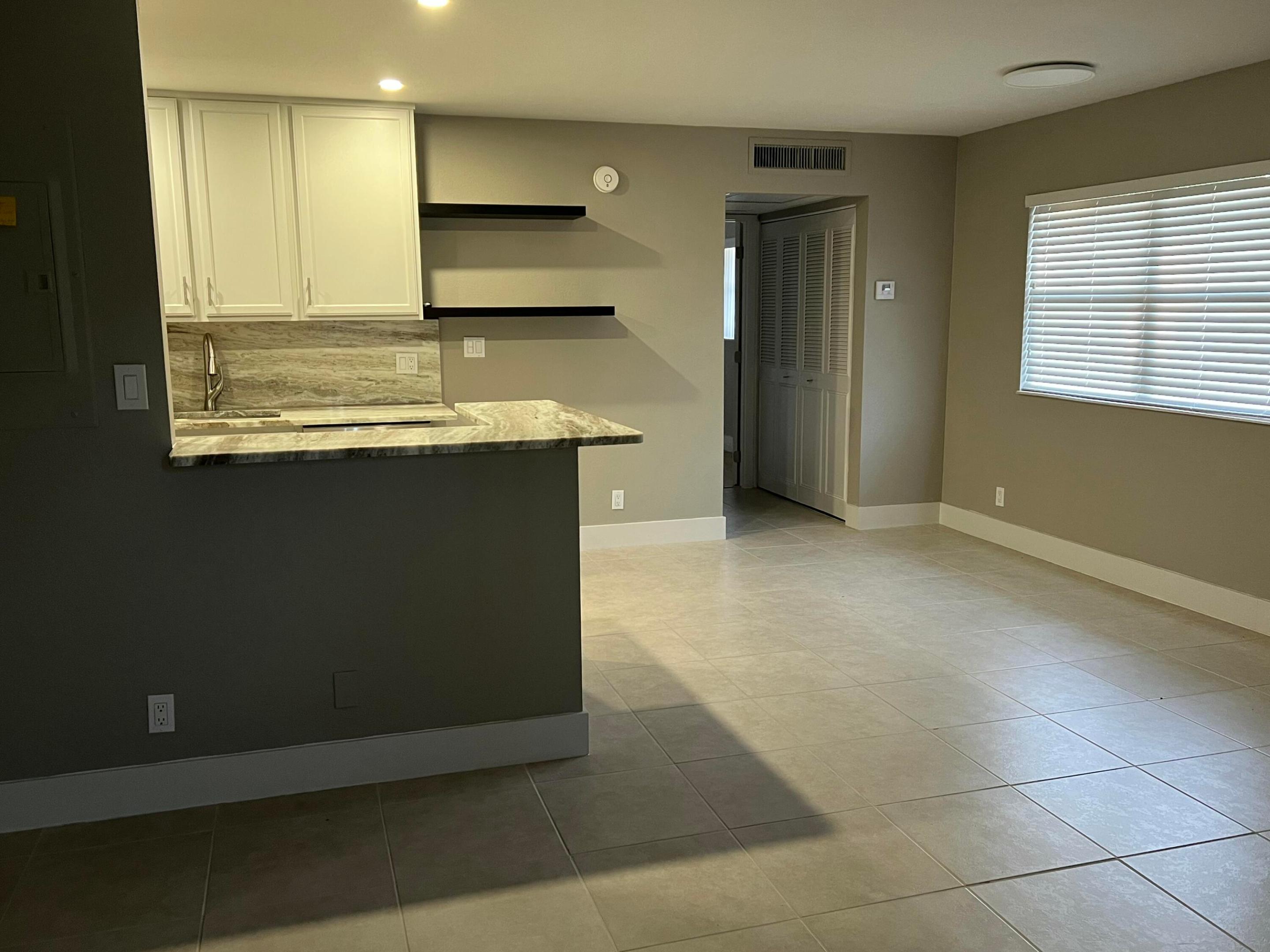 267 Flanders F — photo 3