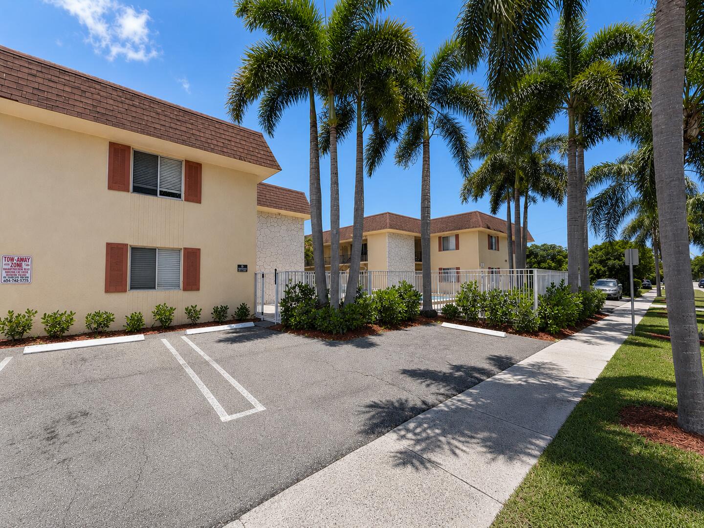 515 S Sequoia Drive 212, West Palm Beach, FL 33409, West Palm Beach