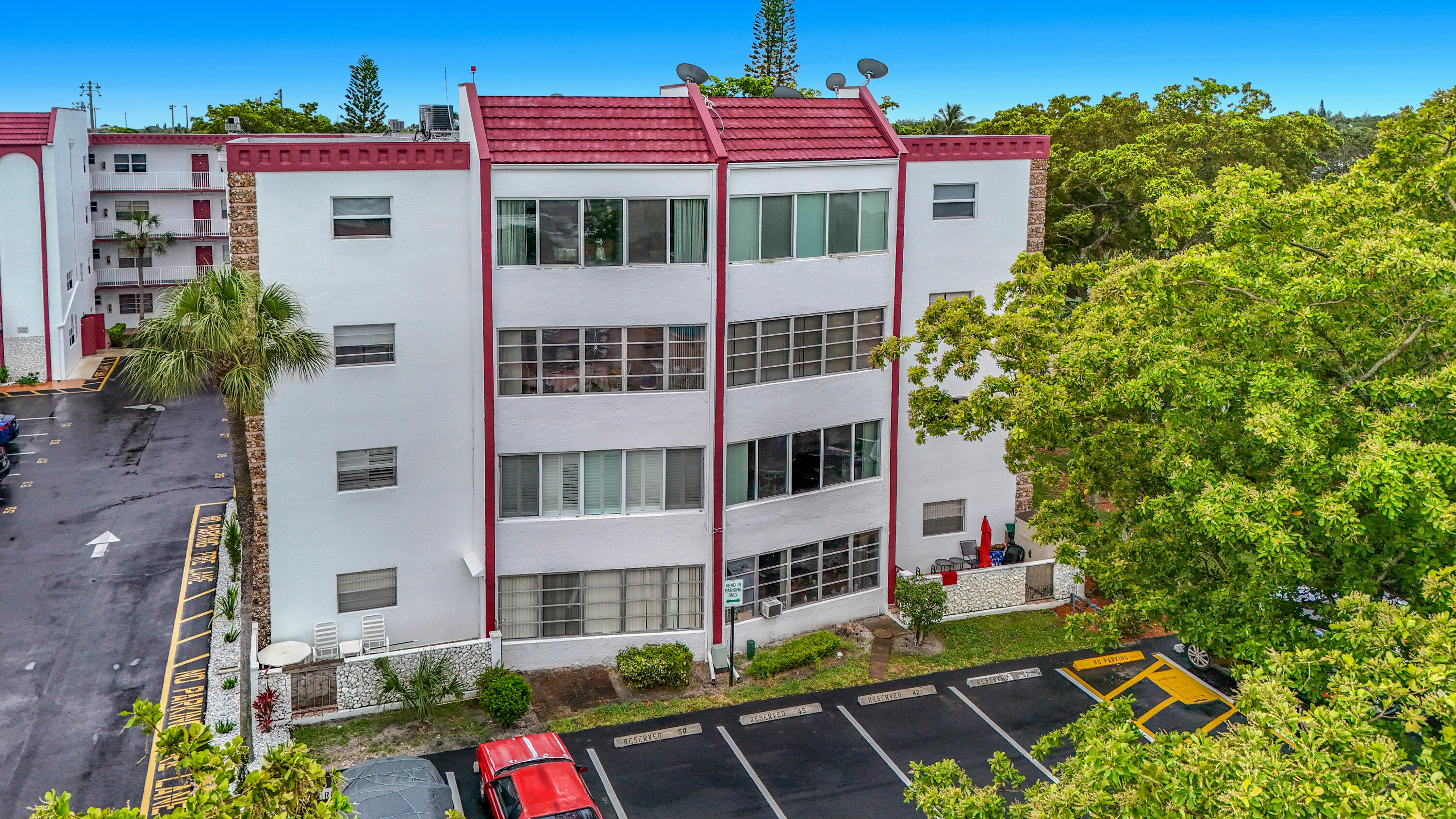 4270 NW 40th Street 401, Lauderdale Lakes, FL 33319, Lauderdale Lakes