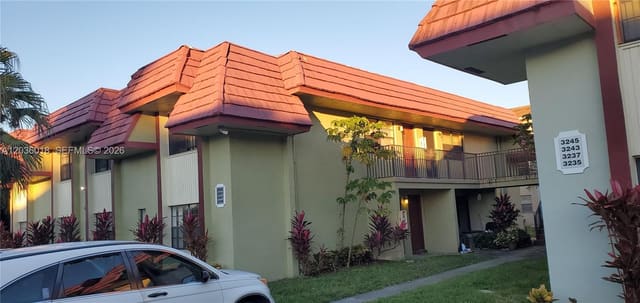 3249 NW 104th Avenue 3249, Coral Springs, FL 33065