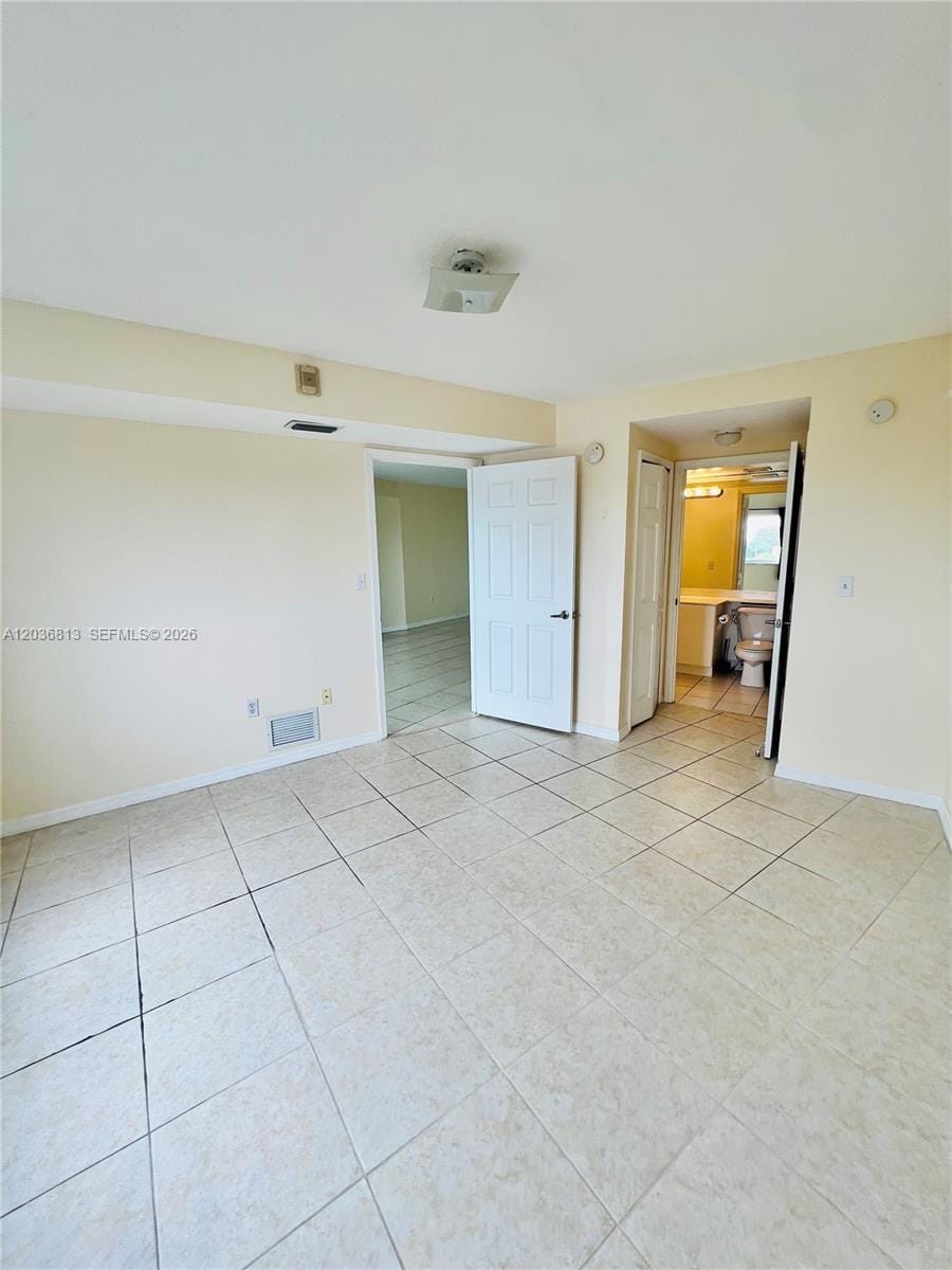 2415 NW 16th St Road 603-1, Miami, FL 33125 photo 5