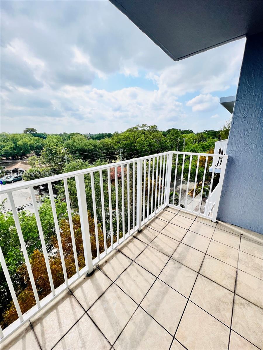 2415 NW 16th St Road 6031, Miami, FL 33125, Miami