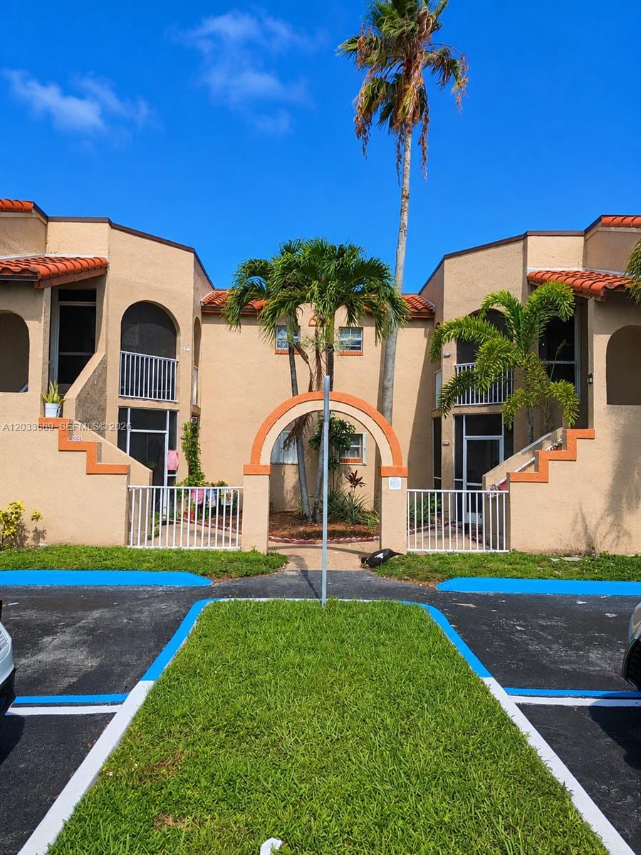 301 SW 86th Avenue 204, Pembroke Pines, FL 33025, Pembroke Pines