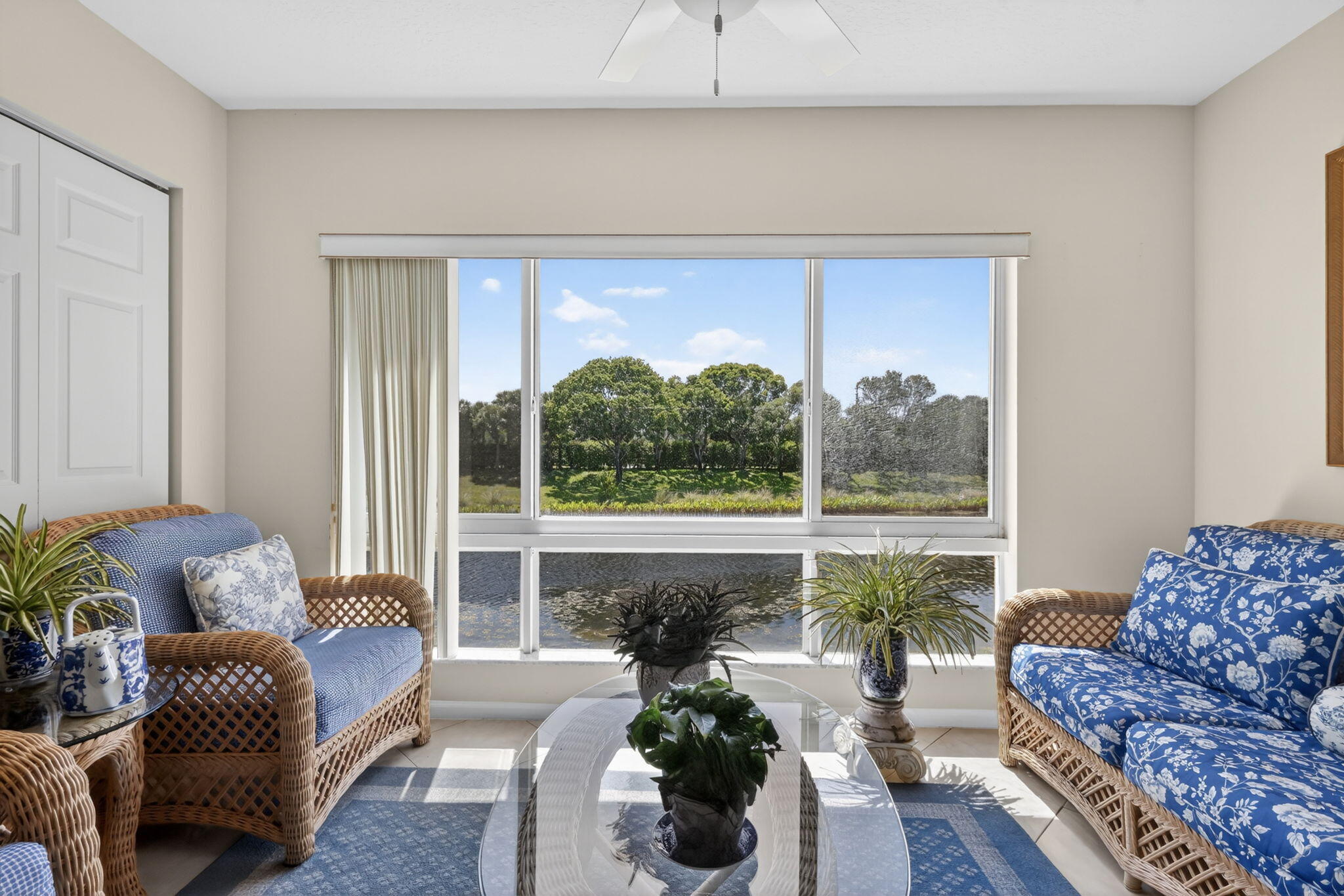 5906 Crystal Shores Drive 208 — photo 2